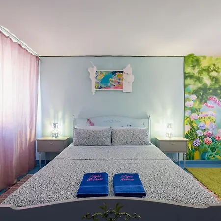 Night Galleria - Bed & Art In - The Pink House Holiday home Burano