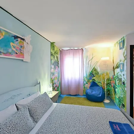 Night Galleria - Bed & Art In - The Pink House Burano