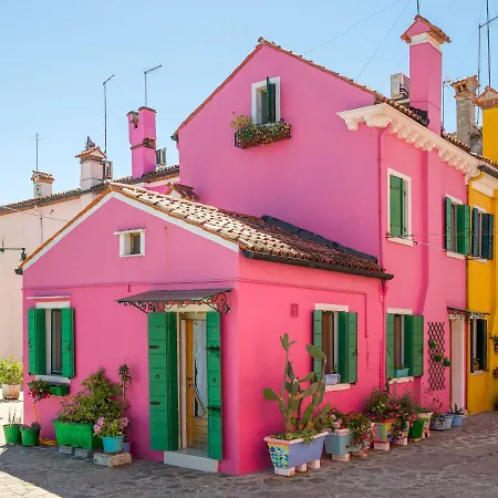 Night Galleria - Bed & Art In - The Pink House Holiday home Burano