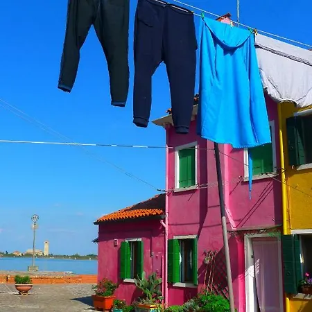 Night Galleria - Bed & Art In - The Pink House Burano