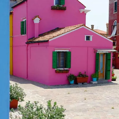 Holiday home Night Galleria - Bed & Art In - The Pink House *